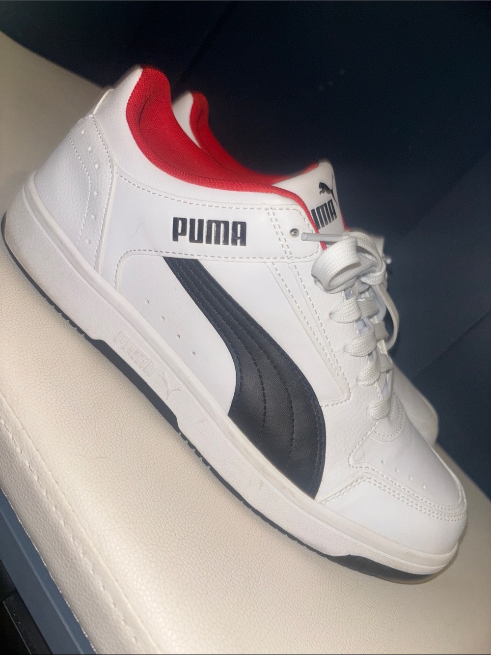 Men’s Puma SoftFoam White Low-Top Sneakers with Black Formstrip and Red Collar